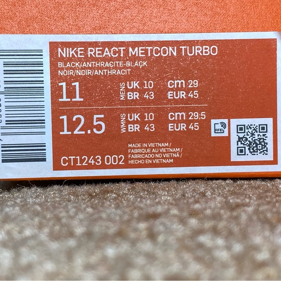 Nike Men's Black Athletic Shoes - Picture 6 of 6